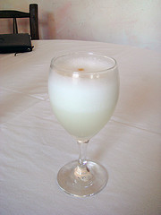 Photo of a pisco sour cocktail by Will. Some rights reserved.